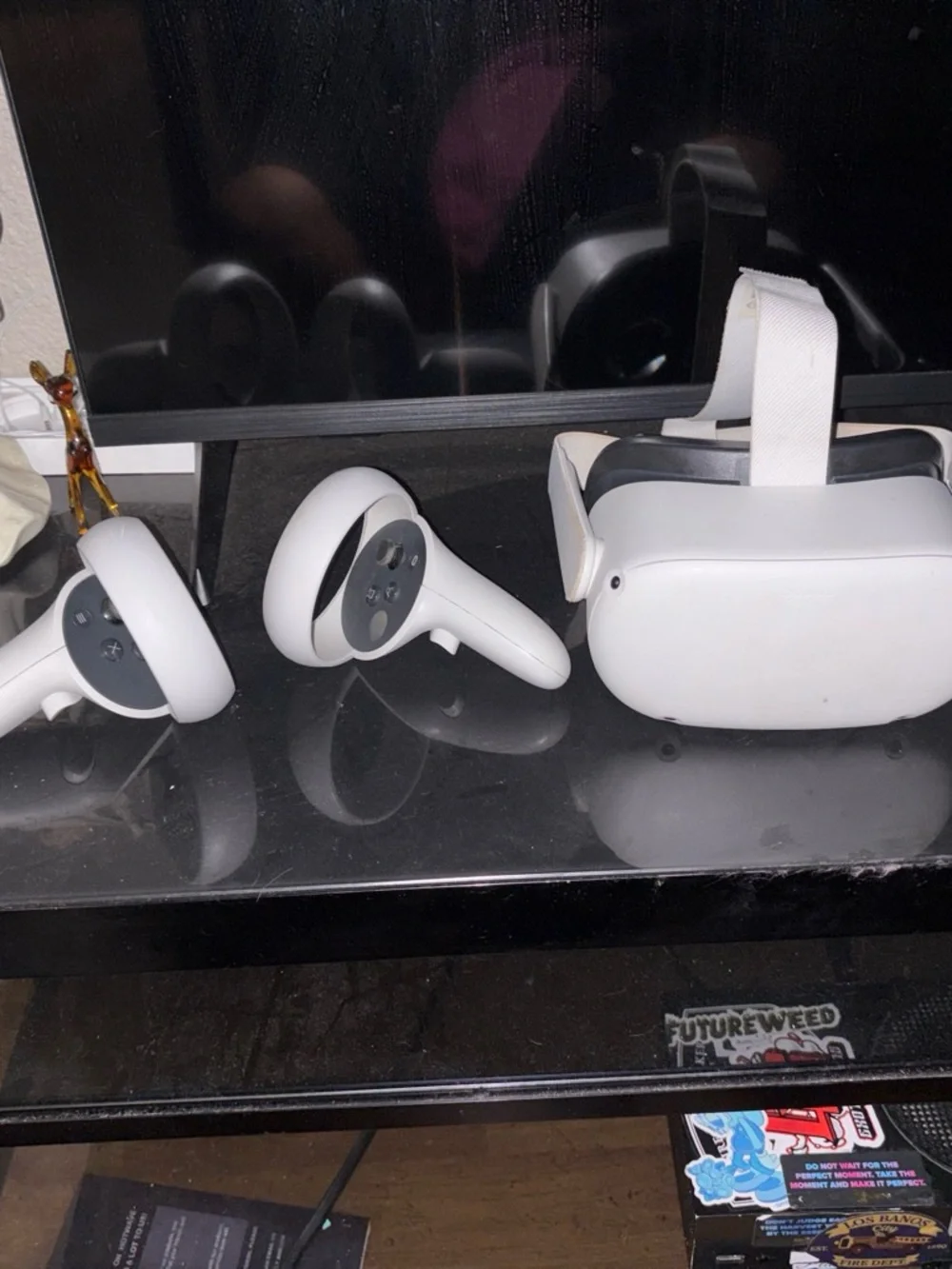 OshKosh B'gosh White Wireless VR Headset with Two White Controllers
